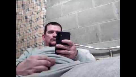 tbaxter95187 online show from April 10, 5:14 am