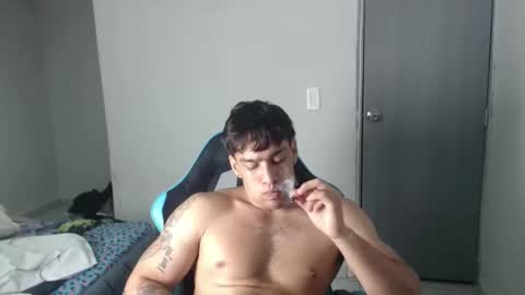 team23hot0 online show from November 12, 5:35 am