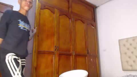 tessachains online show from February 27, 2:24 am