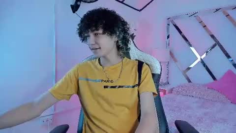 thanier_18 online show from July 10, 3:32 am