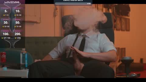 Snapshot of the_dilf chatting on December 21, 4:25 pm The DILF - online show from December 21, 4:25 pm