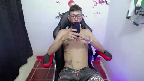 the_latin_boy02 online show from November 8, 8:12 pm