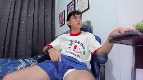 the_skinnyguys online show from November 2, 11:09 pm