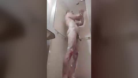 thedailyshower online show from August 5, 6:35 pm