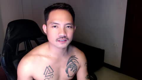Snapshot of thefriskyasian chatting on January 10, 1:41 pm Jaycee online show from January 10, 1:41 pm