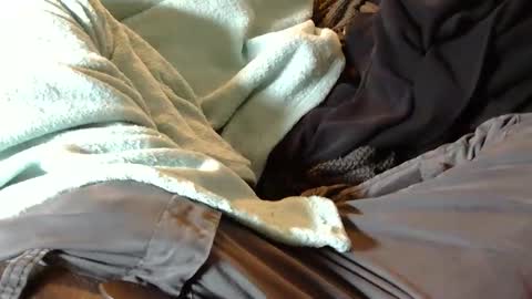 Liam online show from April 6, 8:42 pm