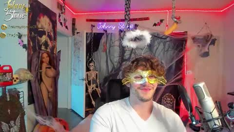 Snapshot of thejohnnystone chatting on October 16, 12:29 am Johnny Stone online show from October 16, 12:29 am