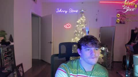 Snapshot of thejohnnystone chatting on December 21, 12:53 am Johnny Stone online show from December 21, 12:53 am