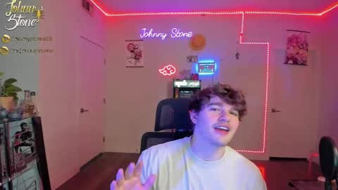 Snapshot of thejohnnystone chatting on February 23, 1:20 am Johnny Stone online show from February 23, 1:20 am