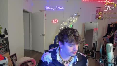 Snapshot of thejohnnystone chatting on December 29, 1:13 am Johnny Stone online show from December 29, 1:13 am
