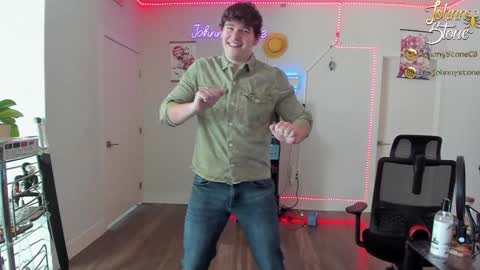 Snapshot of thejohnnystone chatting on January 17, 9:54 pm Johnny Stone online show from January 17, 9:54 pm