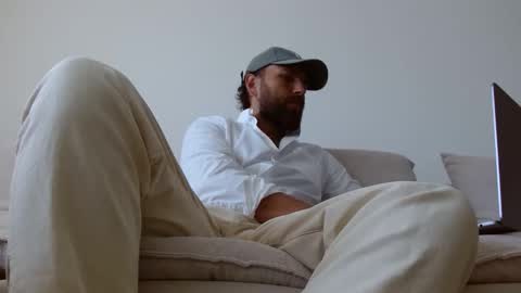 TheMonarchGoat online show from November 22, 11:10 am