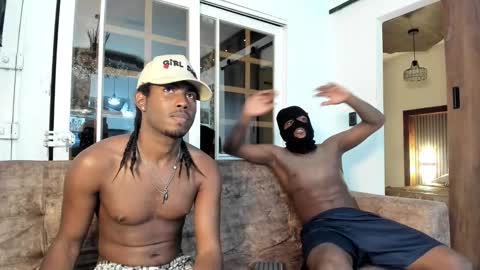 Andriw and Maiol online show from November 19, 4:12 am