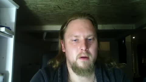 Snapshot of thenewdude1992 chatting on December 4, 10:51 pm thenewdude1992 online show from December 4, 10:51 pm