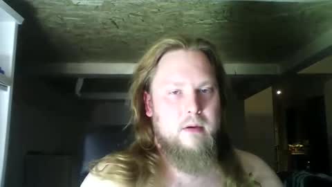 Snapshot of thenewdude1992 chatting on February 27, 5:47 pm thenewdude1992 online show from February 27, 5:47 pm