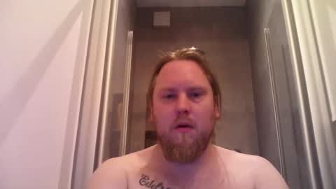 thenewdude1992 online show from April 7, 7:03 pm