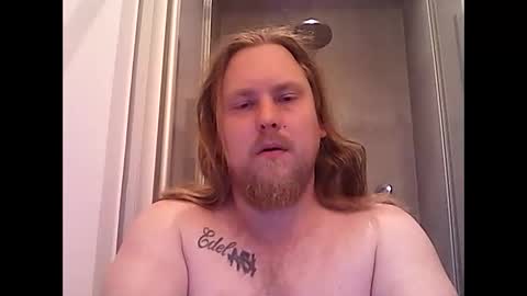 Snapshot of thenewdude1992 chatting on October 9, 7:52 pm thenewdude1992 online show from October 9, 7:52 pm