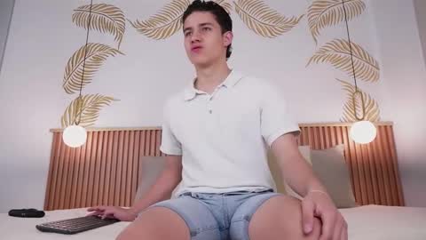  THEO- MATEO  online show from January 21, 1:28 pm