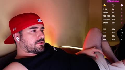 Snapshot of theoravi chatting on December 3, 3:18 am Theo Ravi online show from December 3, 3:18 am