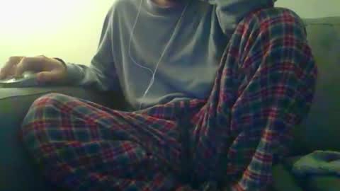 Scarf guy online show from January 31, 7:23 pm