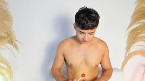 Snapshot of thiago_connor21 chatting on October 11, 6:34 pm Thiago online show from October 11, 6:34 pm