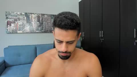 thiago_driussi online show from November 3, 8:10 pm