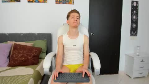 Manuel online show from February 8, 9:30 pm