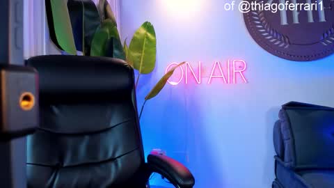 Snapshot of thiagoferrari1 chatting on September 25, 1:15 am thiago online show from September 25, 1:15 am