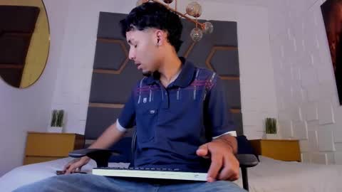 ThiagoFerreti online show from November 17, 7:28 pm