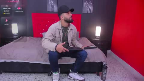 Thia Gomez online show from January 9, 12:43 pm