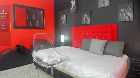 Thia Gomez online show from November 18, 12:20 pm