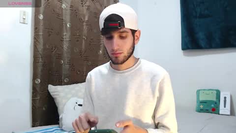 Thiiago online show from December 1, 7:28 pm