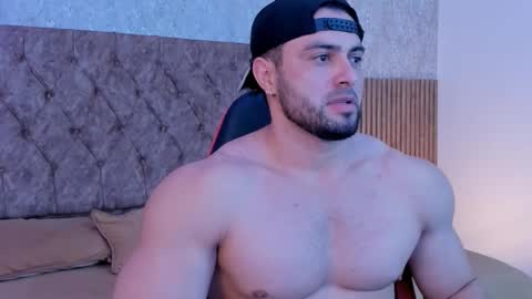 Thomas Brandon online show from December 17, 6:09 am