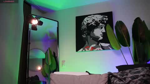 Thomas Falcon online show from February 7, 12:51 am