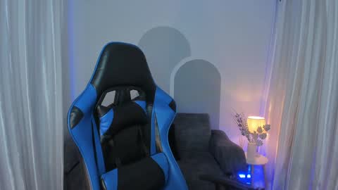 timi  jones online show from December 15, 10:48 pm