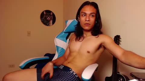 tom online show from October 11, 5:33 am