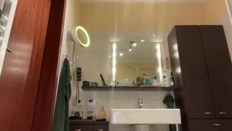 Tom online show from December 22, 6:10 am