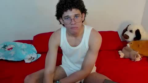 Tom Blue online show from October 9, 5:40 pm