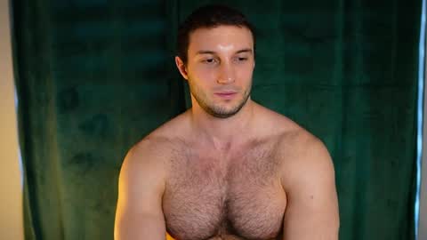 Tom online show from April 3, 4:04 pm