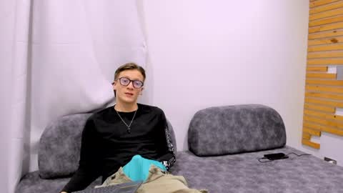 Tom online show from June 19, 6:35 pm