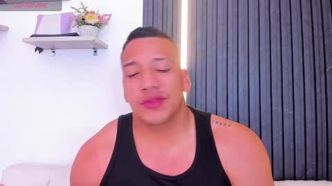 Tom muscle1 online show from October 1, 12:31 pm