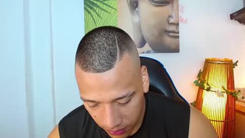 Tom muscle1 online show from December 7, 12:13 pm