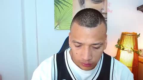 Tom muscle1 online show from December 6, 12:05 pm