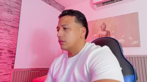 Tom muscle1 online show from February 18, 11:52 am