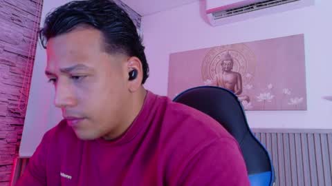 Tom muscle1 online show from April 1, 1:41 pm