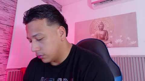 Tom muscle1 online show from February 24, 12:06 pm