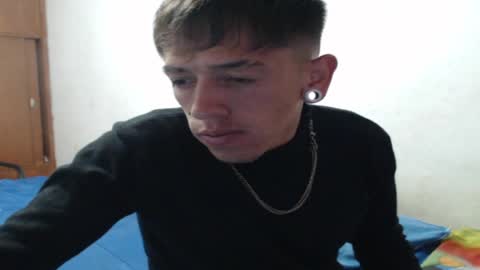 tomas_turbado_ online show from March 27, 8:18 am