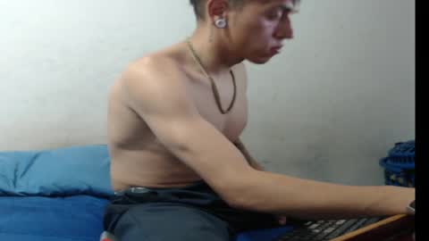 tomas_turbado_ online show from April 10, 6:20 am