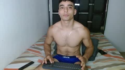 tomaz_18 online show from April 11, 6:00 pm