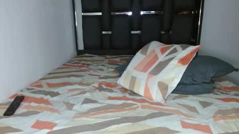 tomaz_18 online show from February 15, 3:57 am